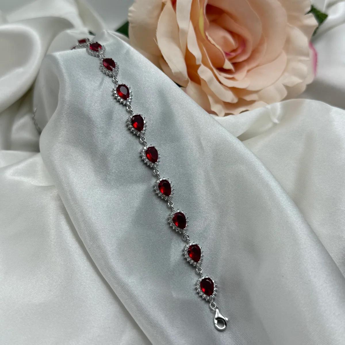 Srebrna narukvica Queen Ruby sa crvenim cirkonima – 13.5g