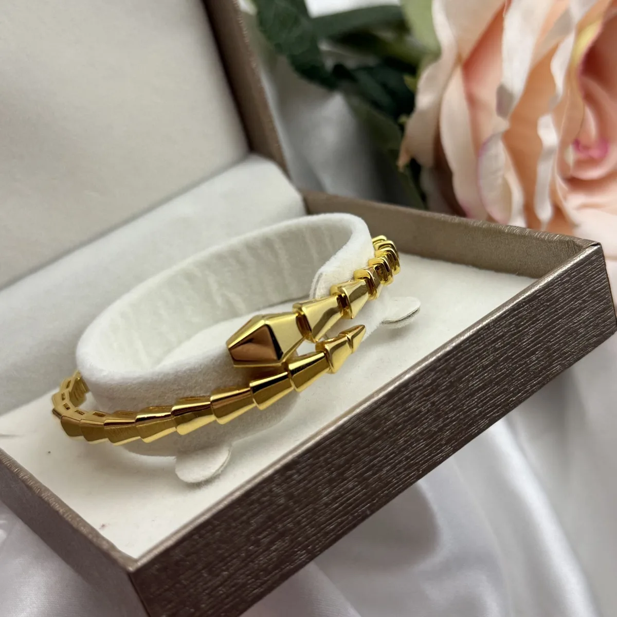 Pozlaćena srebrna narukvica Golden Facet Link – 10.1g