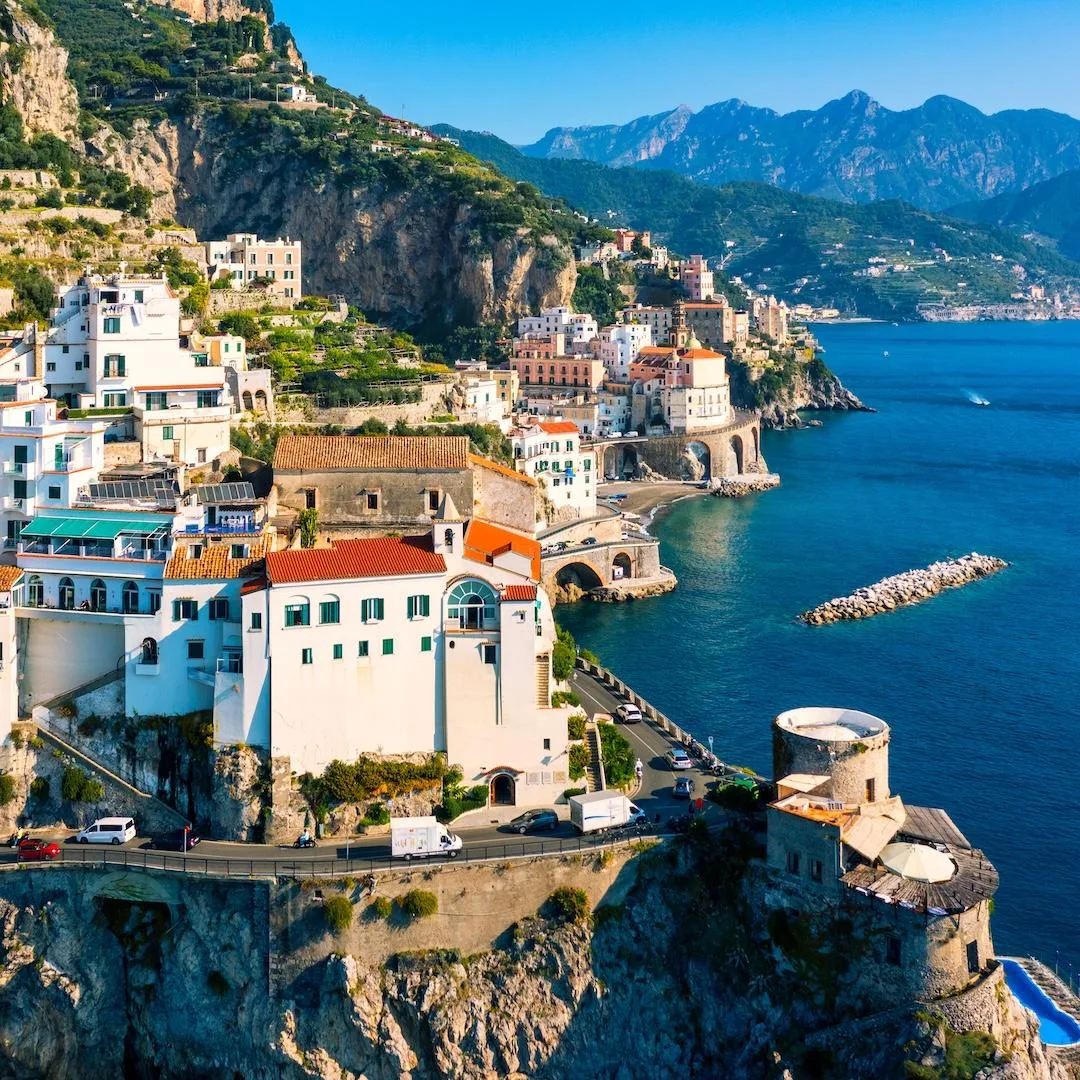 Paketa Turistike Amalfi, Positano & Capri 5 Ditë nga Tirana (Avion + Guidë)