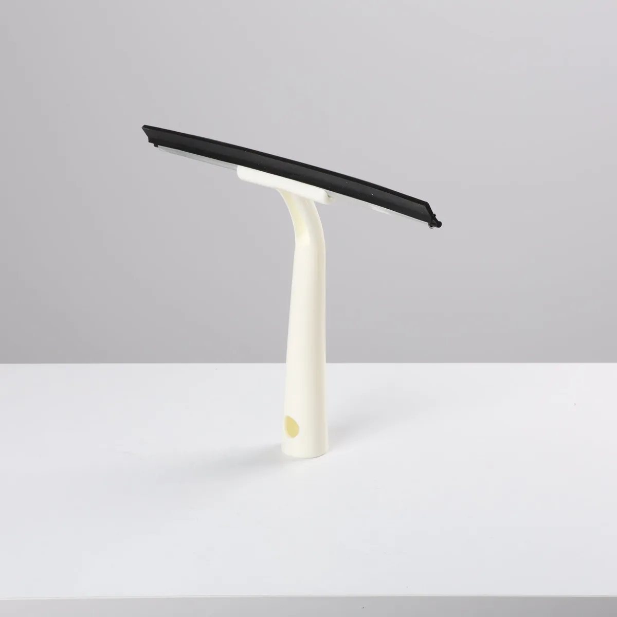 Pastruese Xhamash / 35cm / Bardh