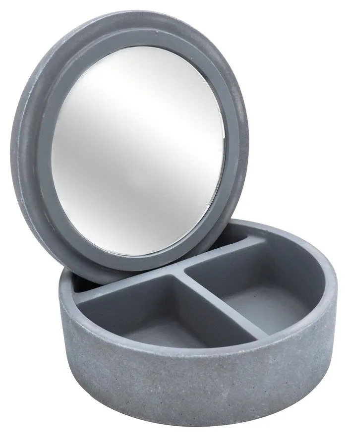 Ridder Mbajtese Make UP